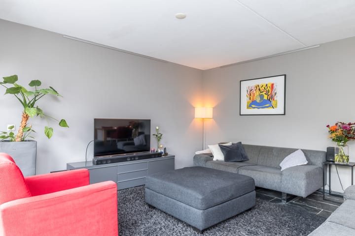 Photo 11 of Burg. van Rooystraat 41