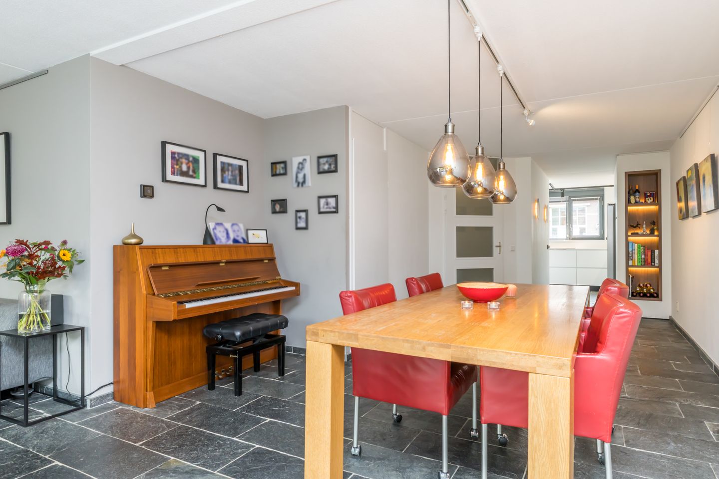 Photo 14 of Burg. van Rooystraat 41