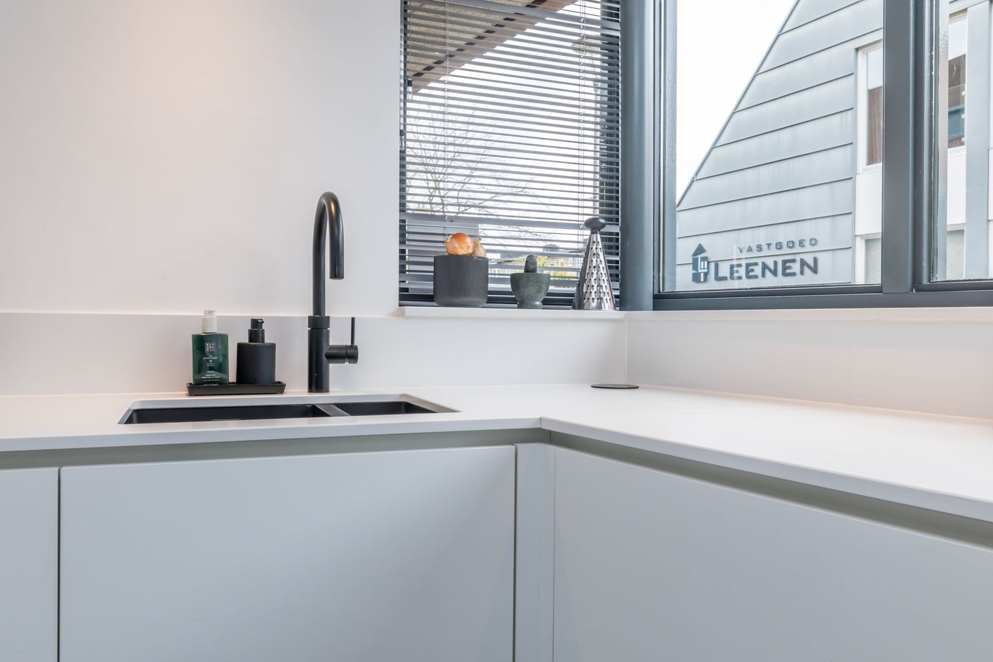 Photo 20 of Burg. van Rooystraat 41