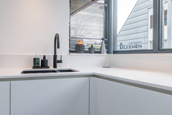 Photo 20 of Burg. van Rooystraat 41