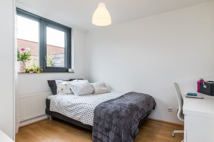 Photo 27 of Burg. van Rooystraat 41