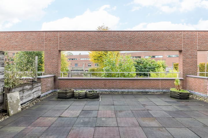 Photo 31 of Burg. van Rooystraat 41