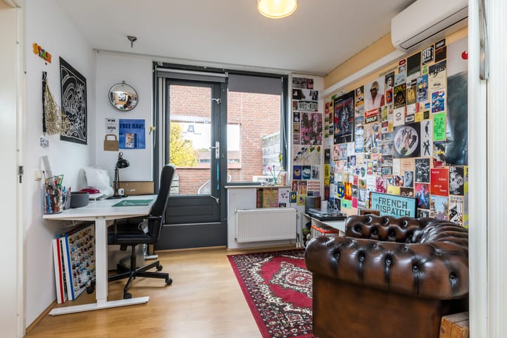 Photo 35 of Burg. van Rooystraat 41