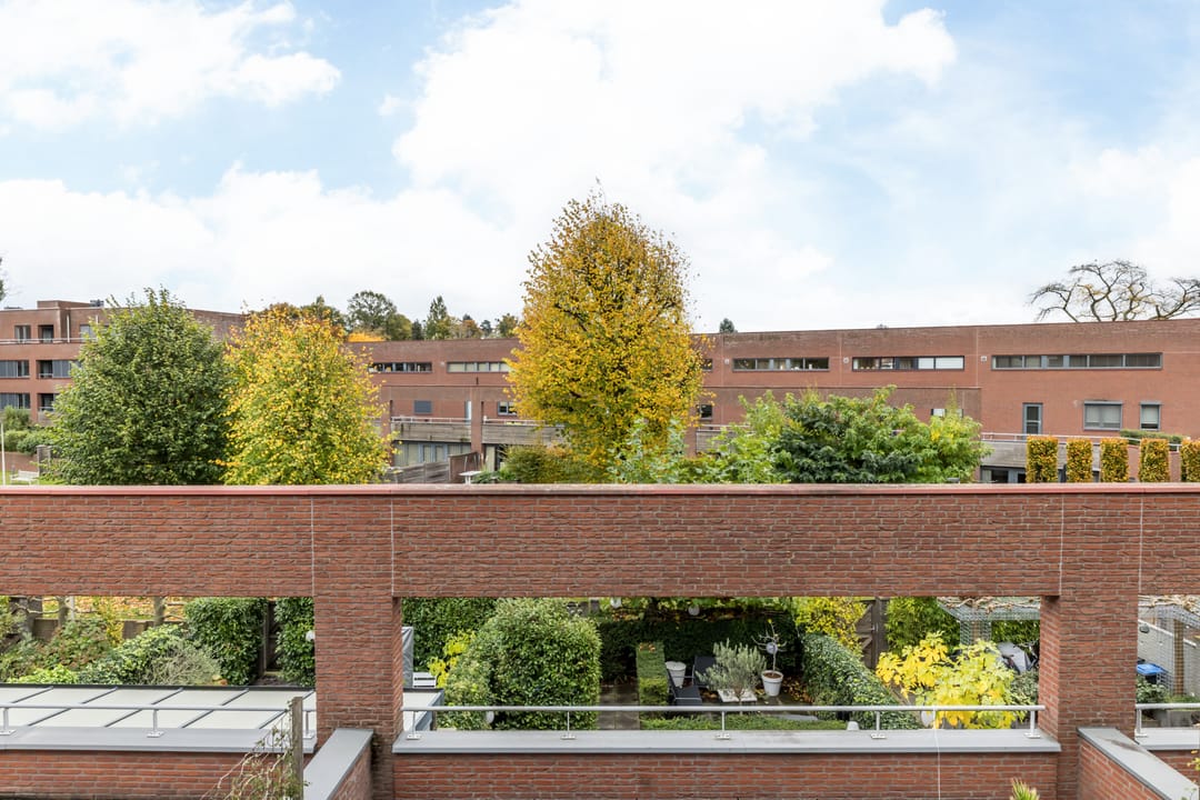 Photo 38 of Burg. van Rooystraat 41