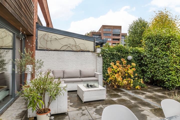 Photo 40 of Burg. van Rooystraat 41