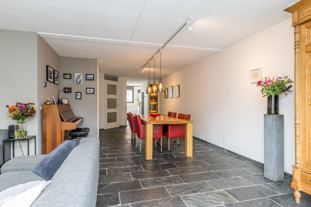 Photo 13 of Burg. van Rooystraat 41