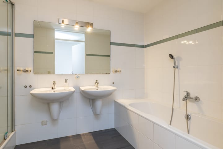 Photo 29 of Burg. van Rooystraat 41