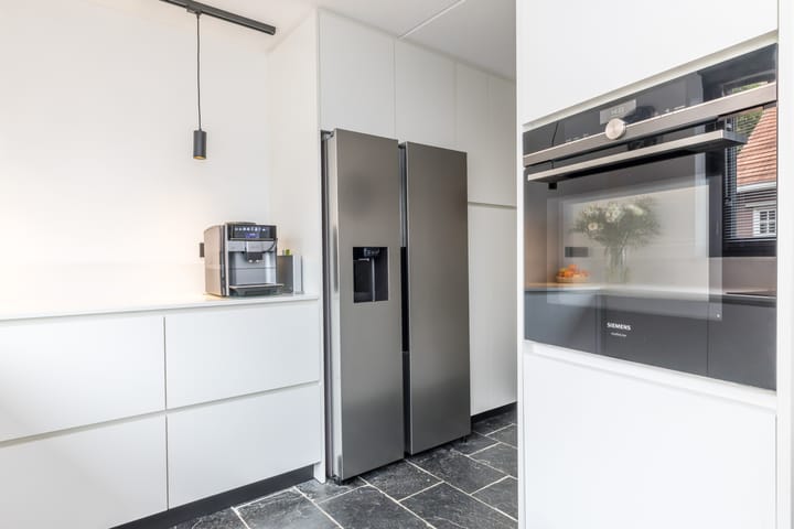 Photo 21 of Burg. van Rooystraat 41