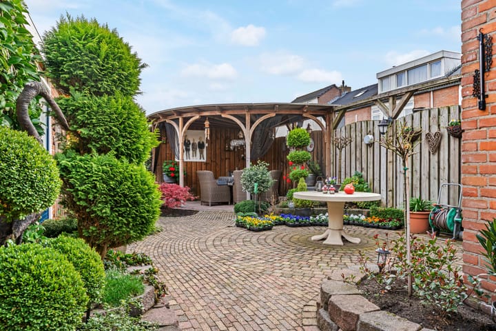 Photo 30 of Trompstraat 42