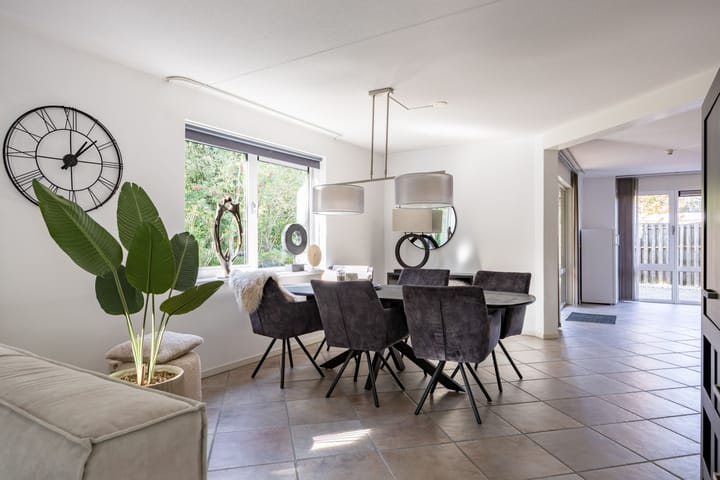 Photo 4 of A S Talmalaan 21-A