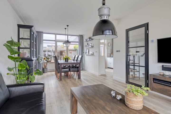 Foto 2 van Ruiterspoor 37