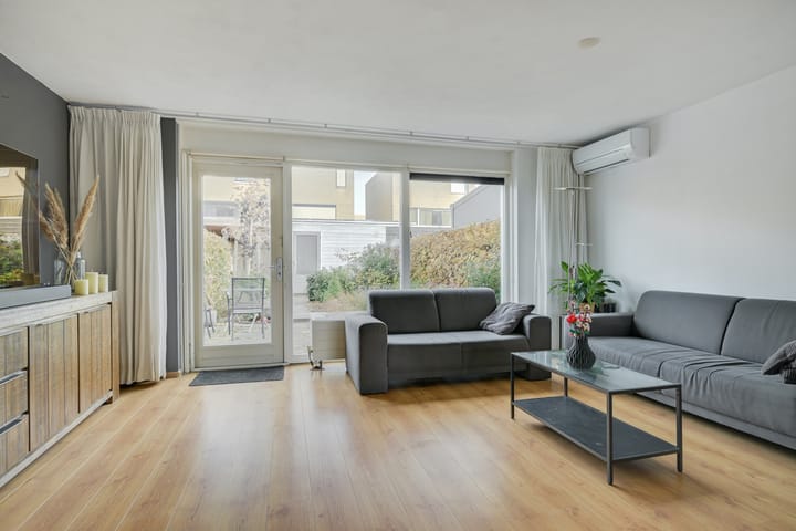 Photo 3 of Waterviolier 152