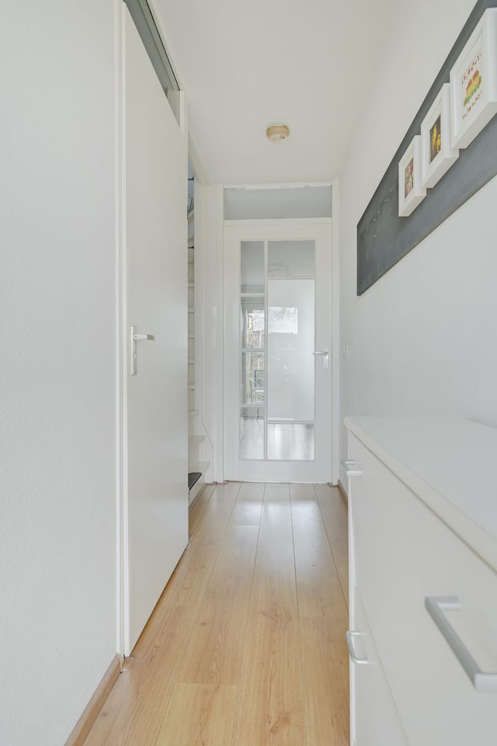 Photo 19 of Waterviolier 152