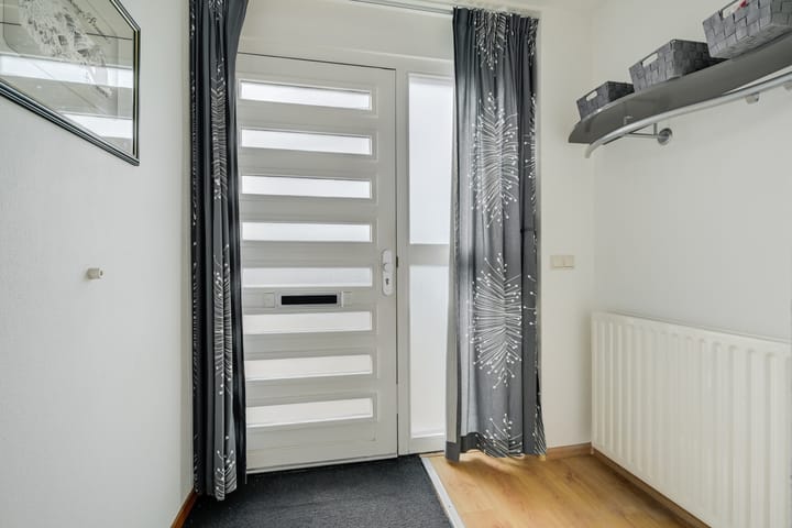 Photo 20 of Waterviolier 152