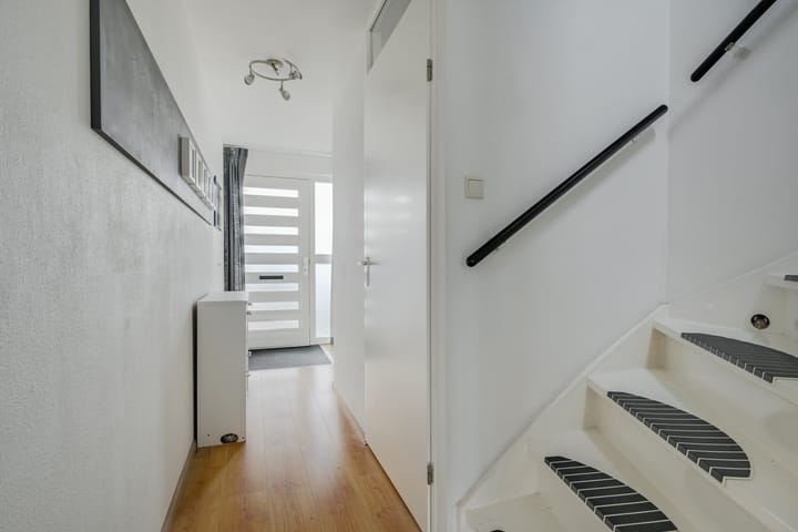 Photo 21 of Waterviolier 152