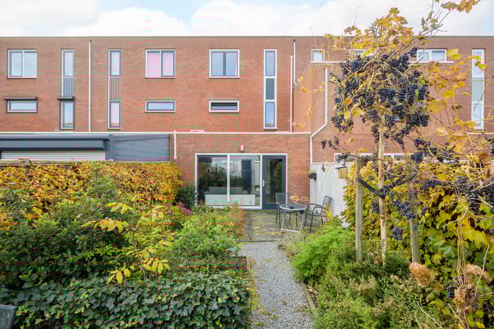 Photo 23 of Waterviolier 152