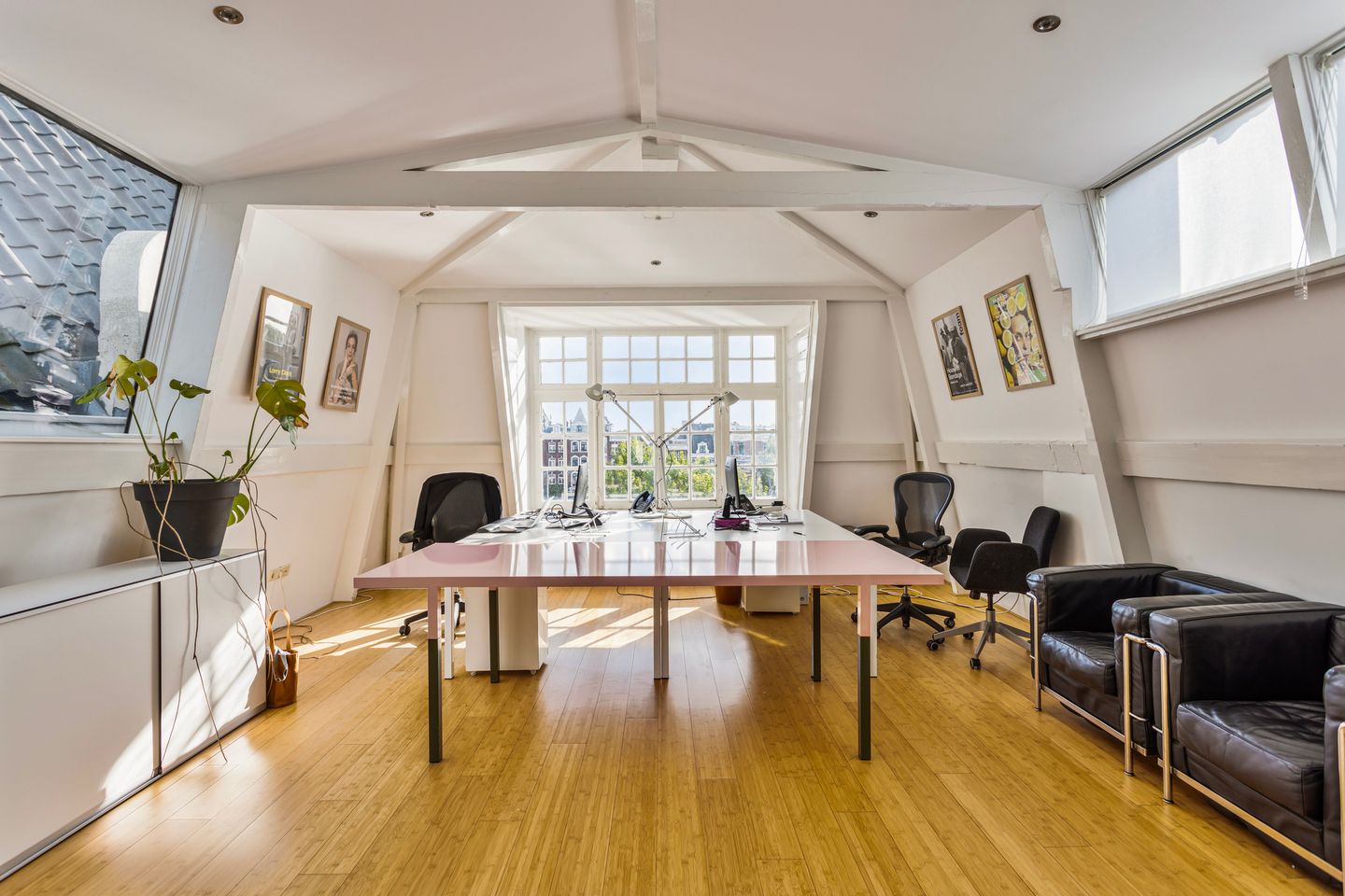 View photo 5 of Amstel 208-C