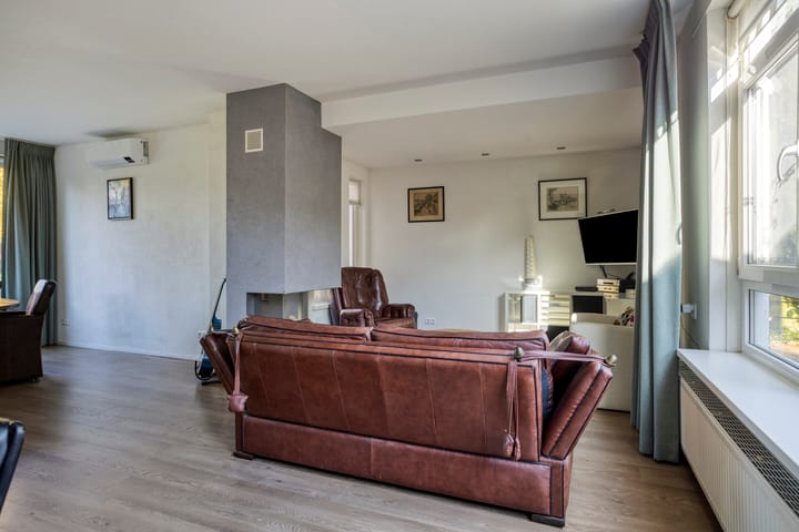 Foto 14 van Leeuwerikweg 19