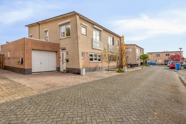 Photo 1 of Van Schaikstraat 5