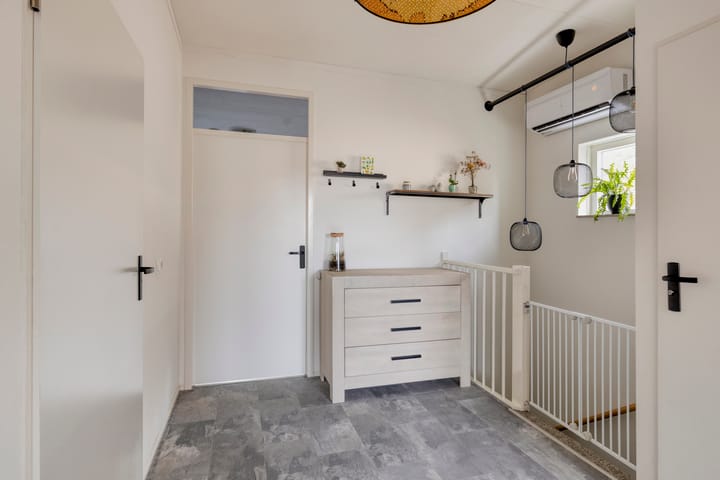 Photo 18 of Van Schaikstraat 5