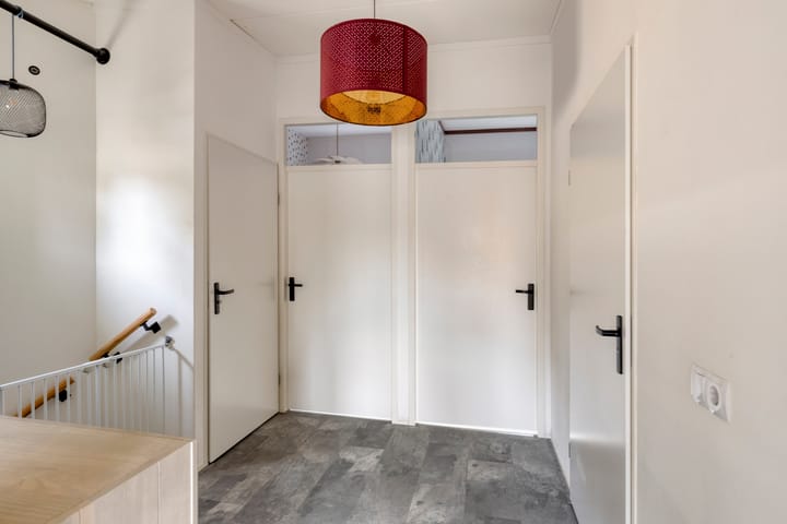 Photo 19 of Van Schaikstraat 5