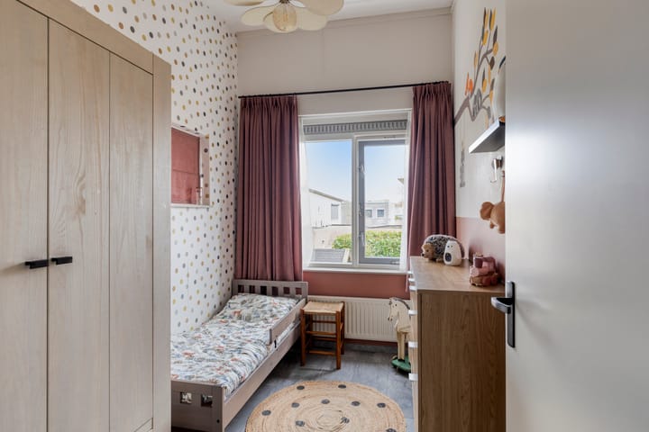 Photo 23 of Van Schaikstraat 5