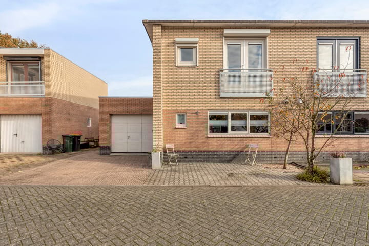 Photo 31 of Van Schaikstraat 5