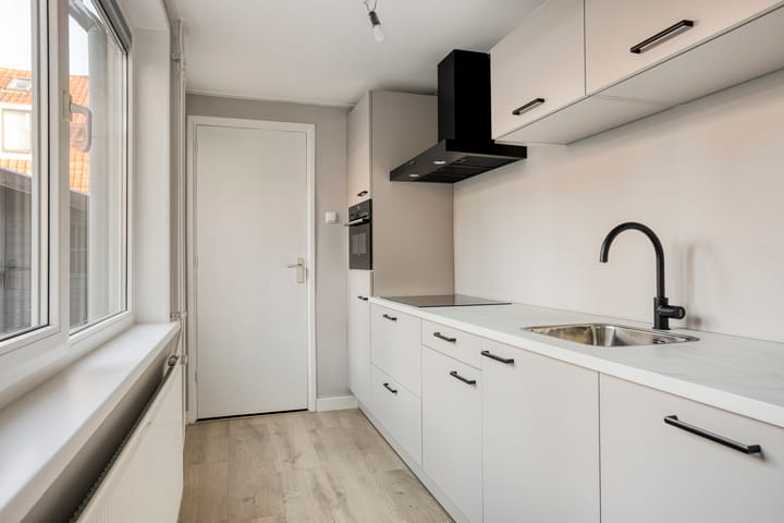 Photo 11 of Johan Willem Frisostraat 23