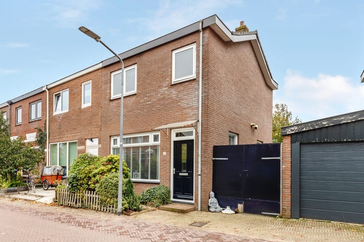 Photo 2 of Leeghwaterstraat 120