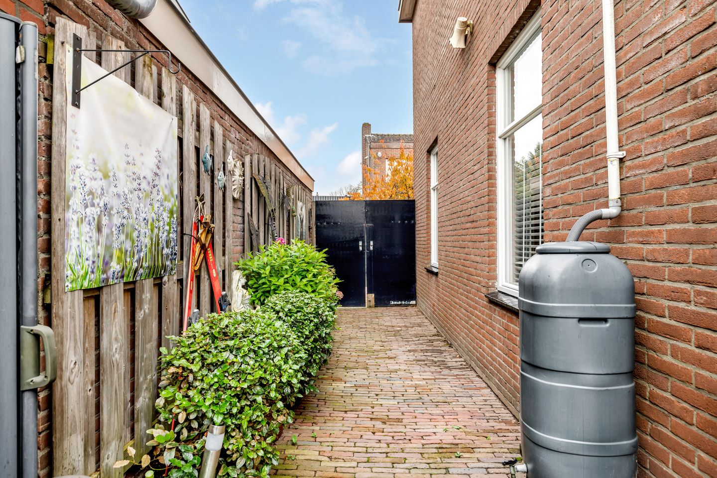 Photo 4 of Leeghwaterstraat 120