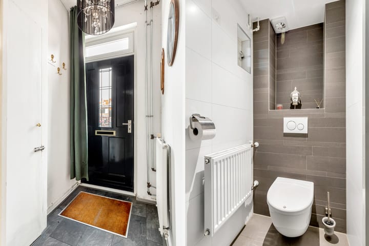 Photo 8 of Leeghwaterstraat 120