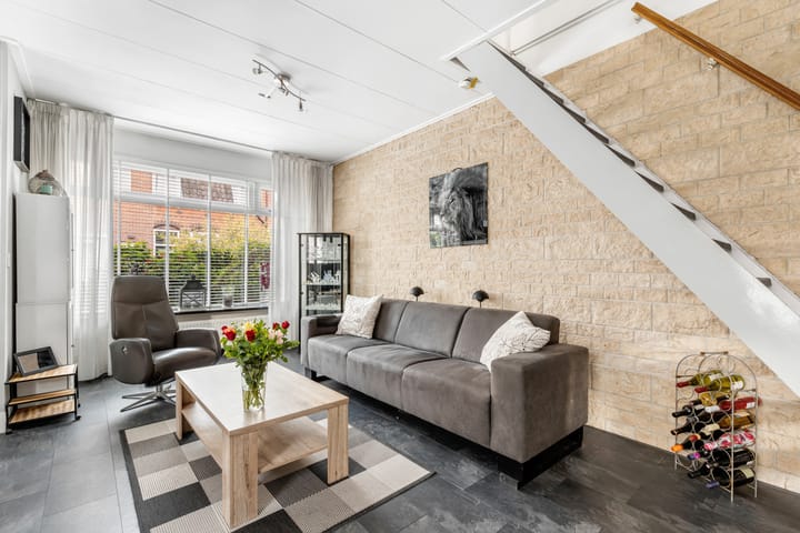 Photo 10 of Leeghwaterstraat 120