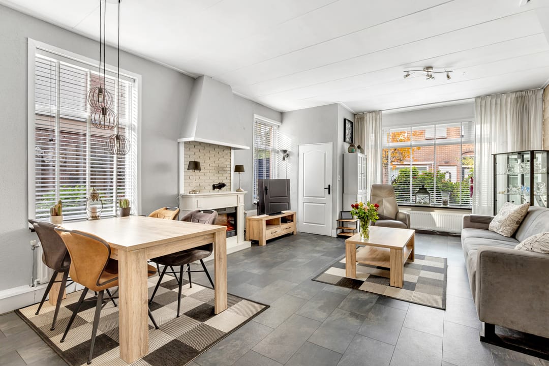 Photo 11 of Leeghwaterstraat 120