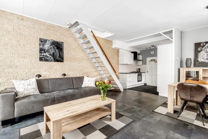 Photo 12 of Leeghwaterstraat 120