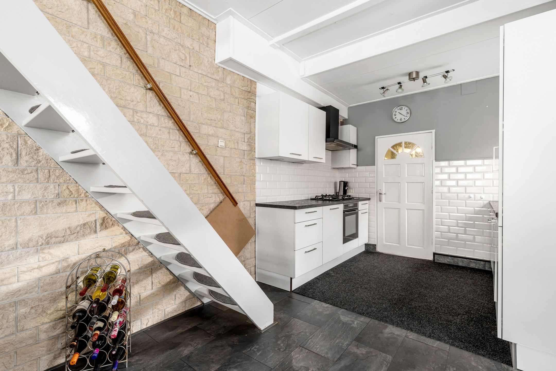 Photo 15 of Leeghwaterstraat 120