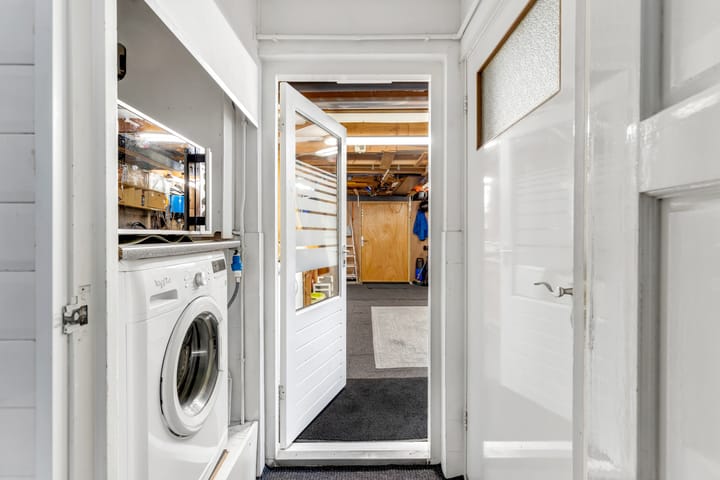 Photo 17 of Leeghwaterstraat 120