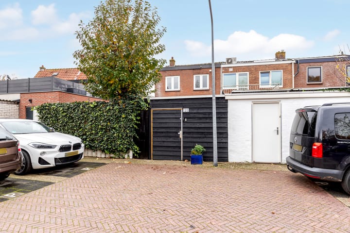 Photo 28 of Leeghwaterstraat 120