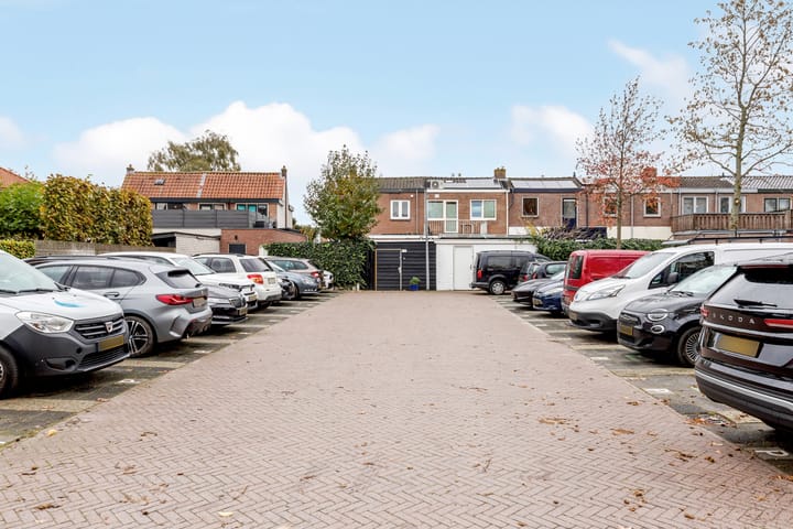 Photo 29 of Leeghwaterstraat 120