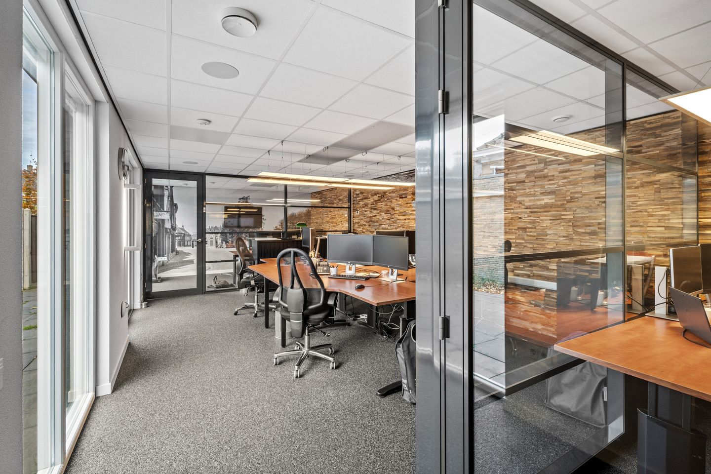 Bekijk foto 2 van Markt 13