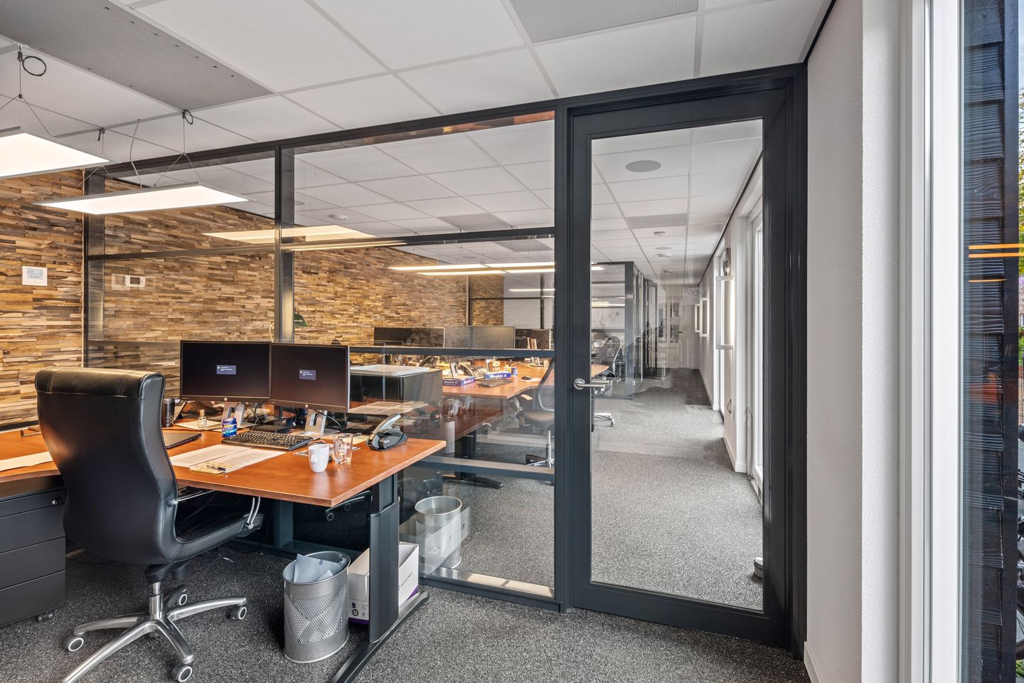 Bekijk foto 3 van Markt 13