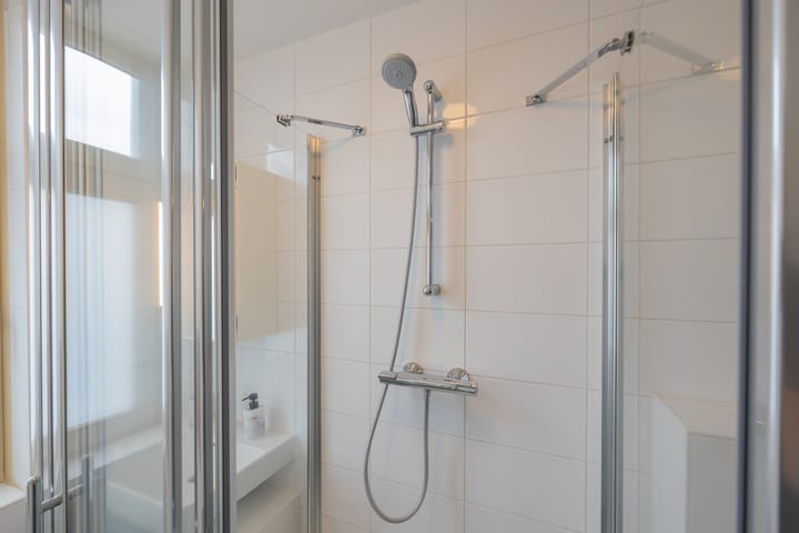 Photo 18 of Ten Katestraat 63-1