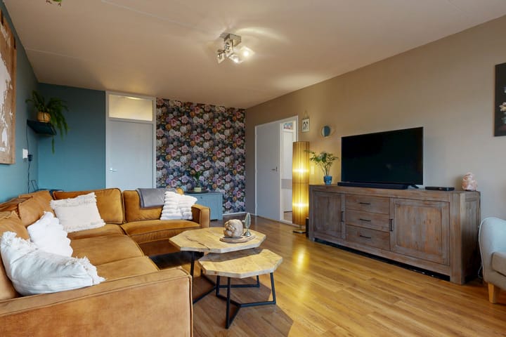 Photo 3 of Plutostraat 134