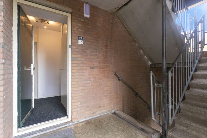 Photo 2 of De Veste 17 13