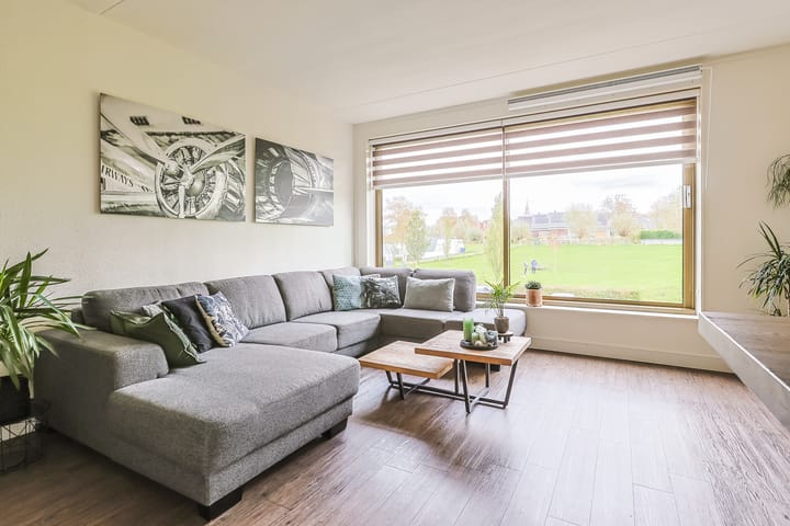 Photo 2 of Vijverhof 81