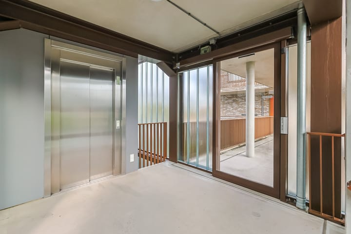 Photo 6 of Vijverhof 81