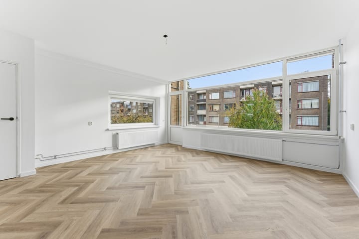 Photo 2 of Groen van Prinstererweg 41