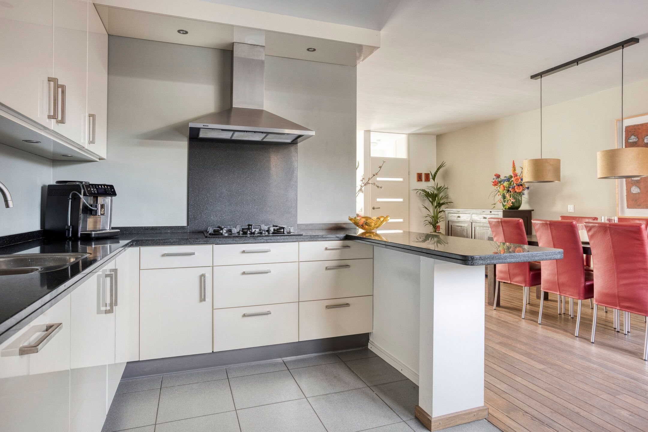 Foto 3 van Neercanne 4