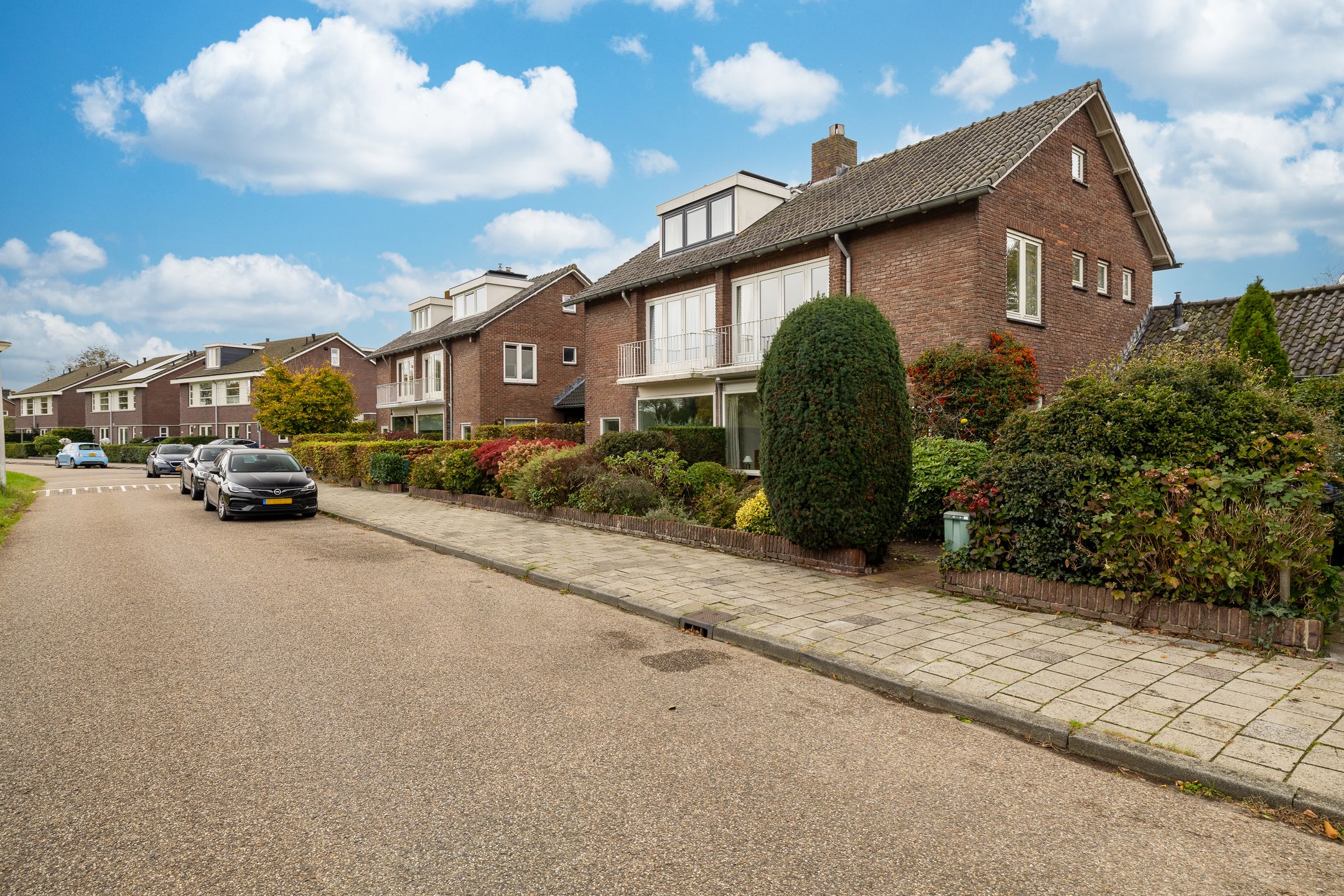 Photo 3 of van Limburg Stirumlaan 11