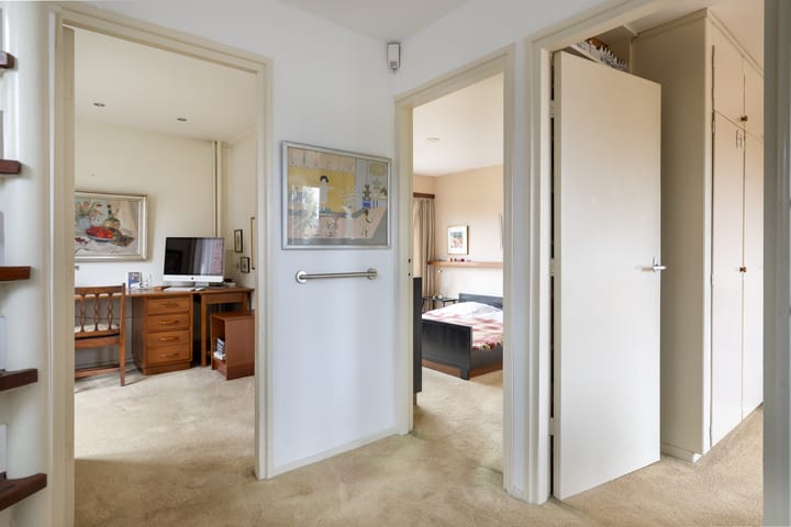 Foto 19 van van Limburg Stirumlaan 11