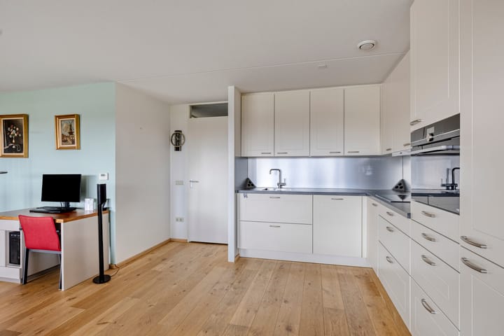 Photo 12 of Poortugaalstraat 130